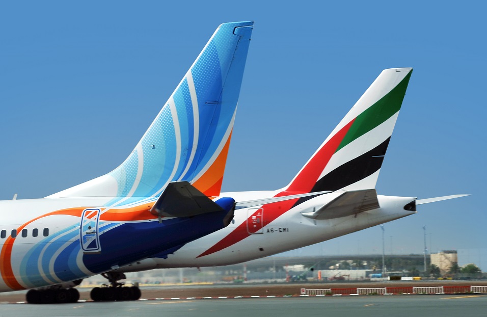 فلاي دبي وطائرة طيران الإمارات